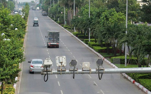 Camera giao thông ghi hình 24/7 – chỉ một giây lơ là, bạn có thể bị “phạt nguội” mà không hay biết.
