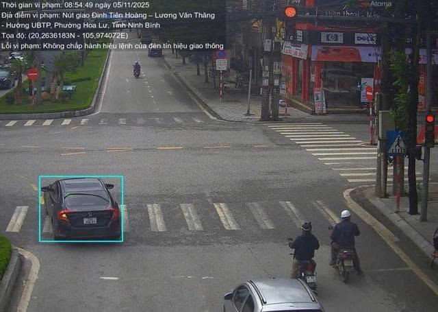 Phương tiện vi phạm lỗi vượt đèn đỏ dẫn đến phạt nguội. Ảnh: Phòng CSGT Công an tỉnh Ninh Bình